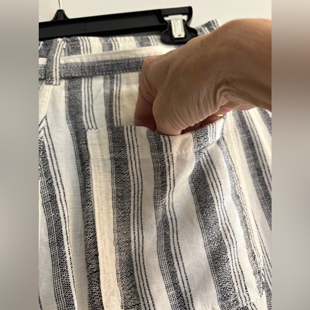 ▪️GAP Wide Leg Striped Pants - Picture 6 of 12